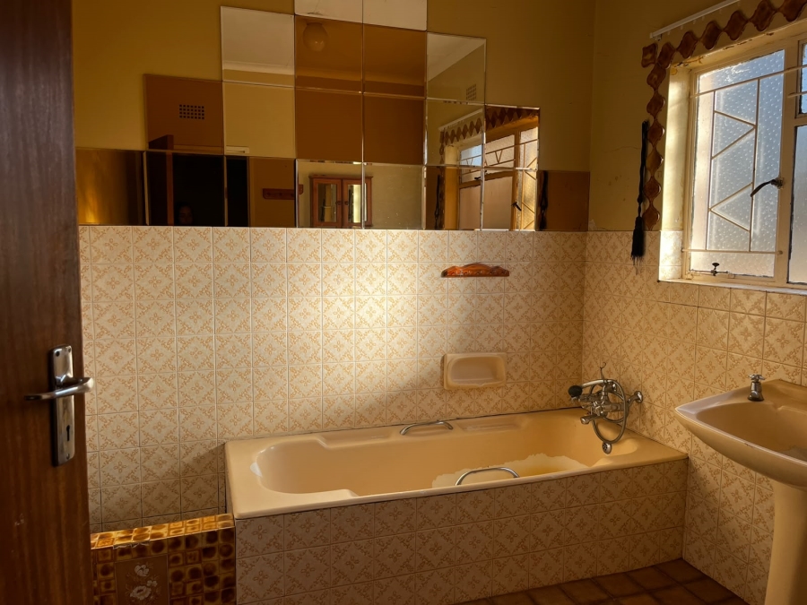 4 Bedroom Property for Sale in Flamwood North West